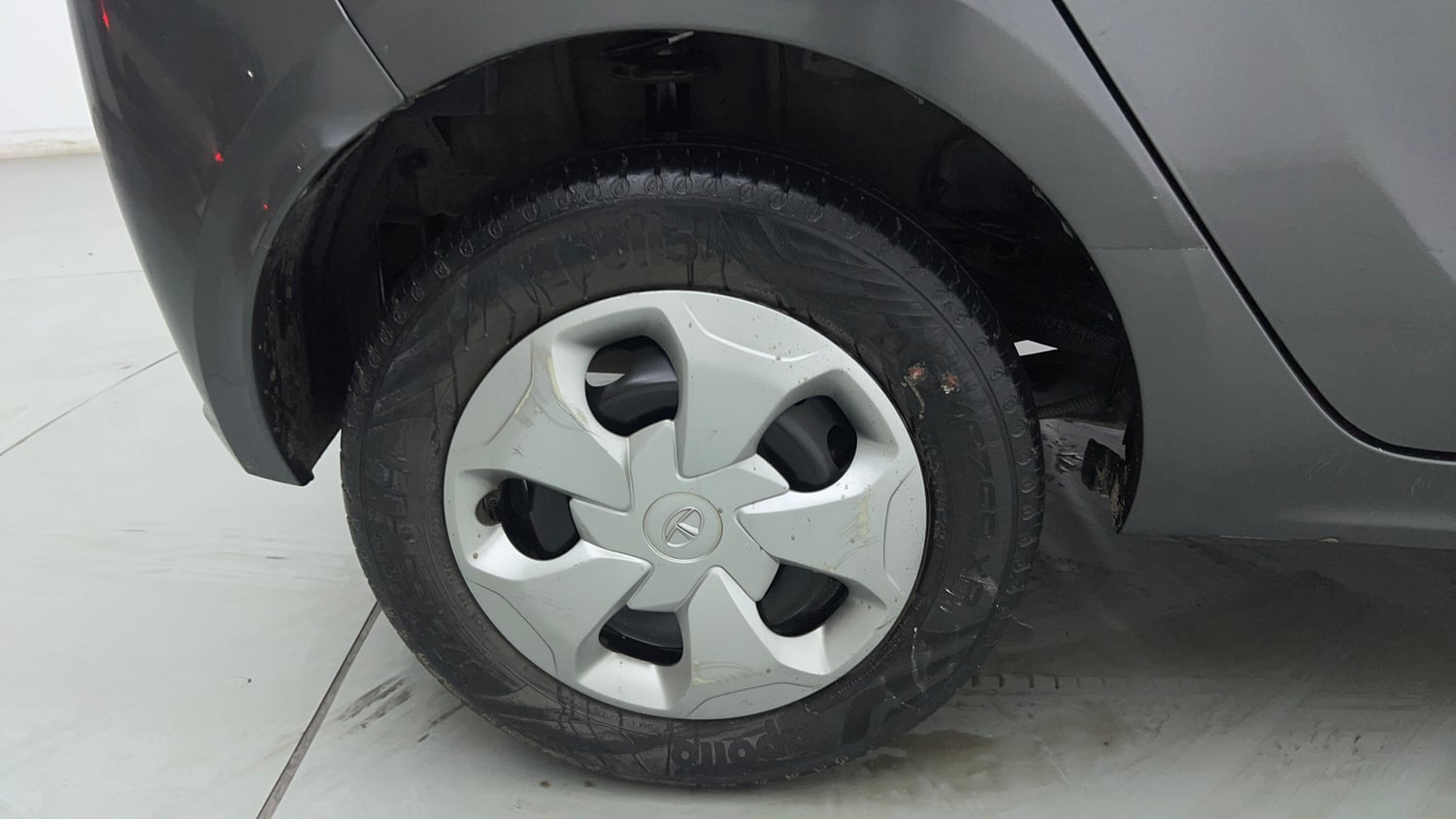 Used 2021 Tata Tiago XT Petrol Manual tyres RIGHT REAR TYRE RIM VIEW