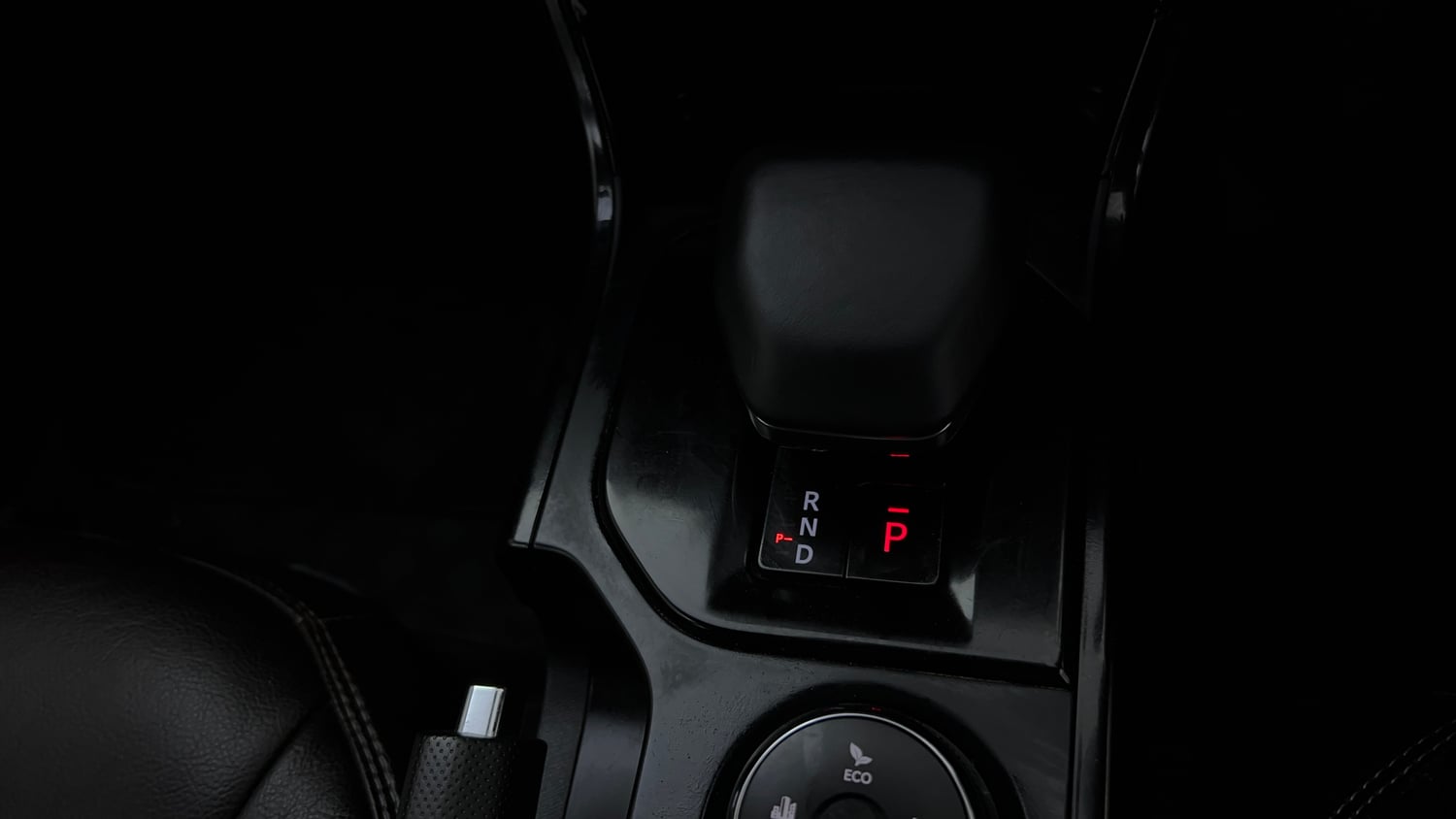 Used 2024 Tata Nexon Creative Plus S 1.2 Revotron Petrol 7DCA Petrol Automatic interior GEAR  KNOB VIEW