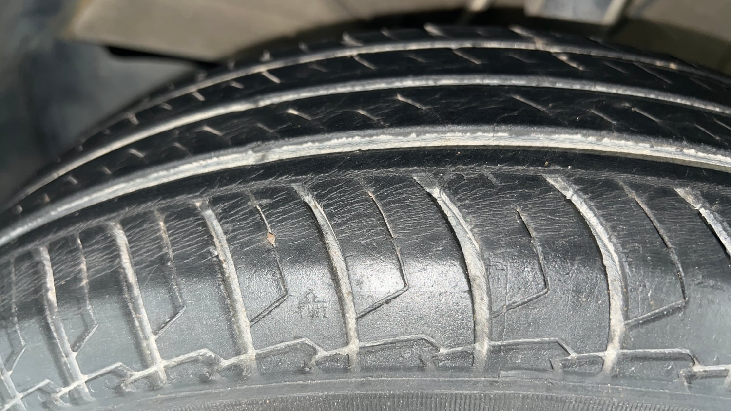 Used 2022 Maruti Suzuki Dzire VXi AGS Petrol Automatic tyres LEFT FRONT TYRE TREAD VIEW
