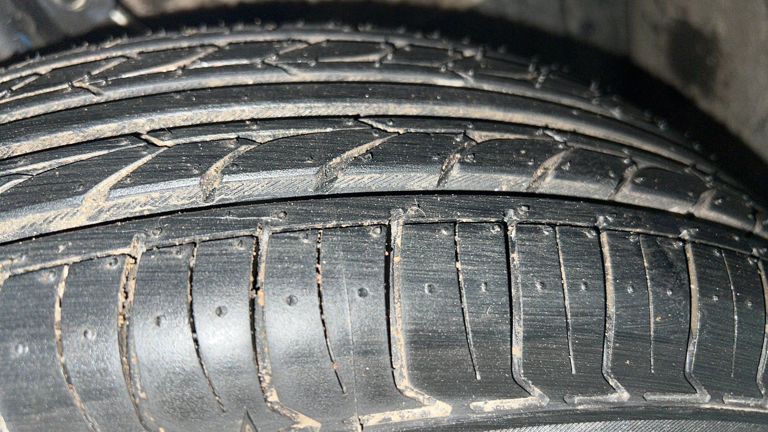 Used 2018 Maruti Suzuki Swift VXi Petrol Manual tyres RIGHT FRONT TYRE TREAD VIEW