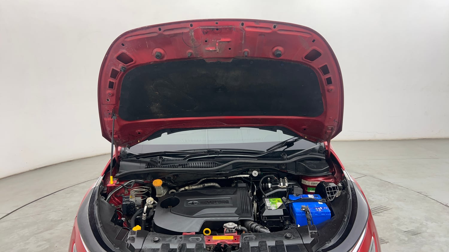 Used 2022 Tata Altroz XZ Diesel Diesel Manual engine ENGINE & BONNET OPEN FRONT VIEW