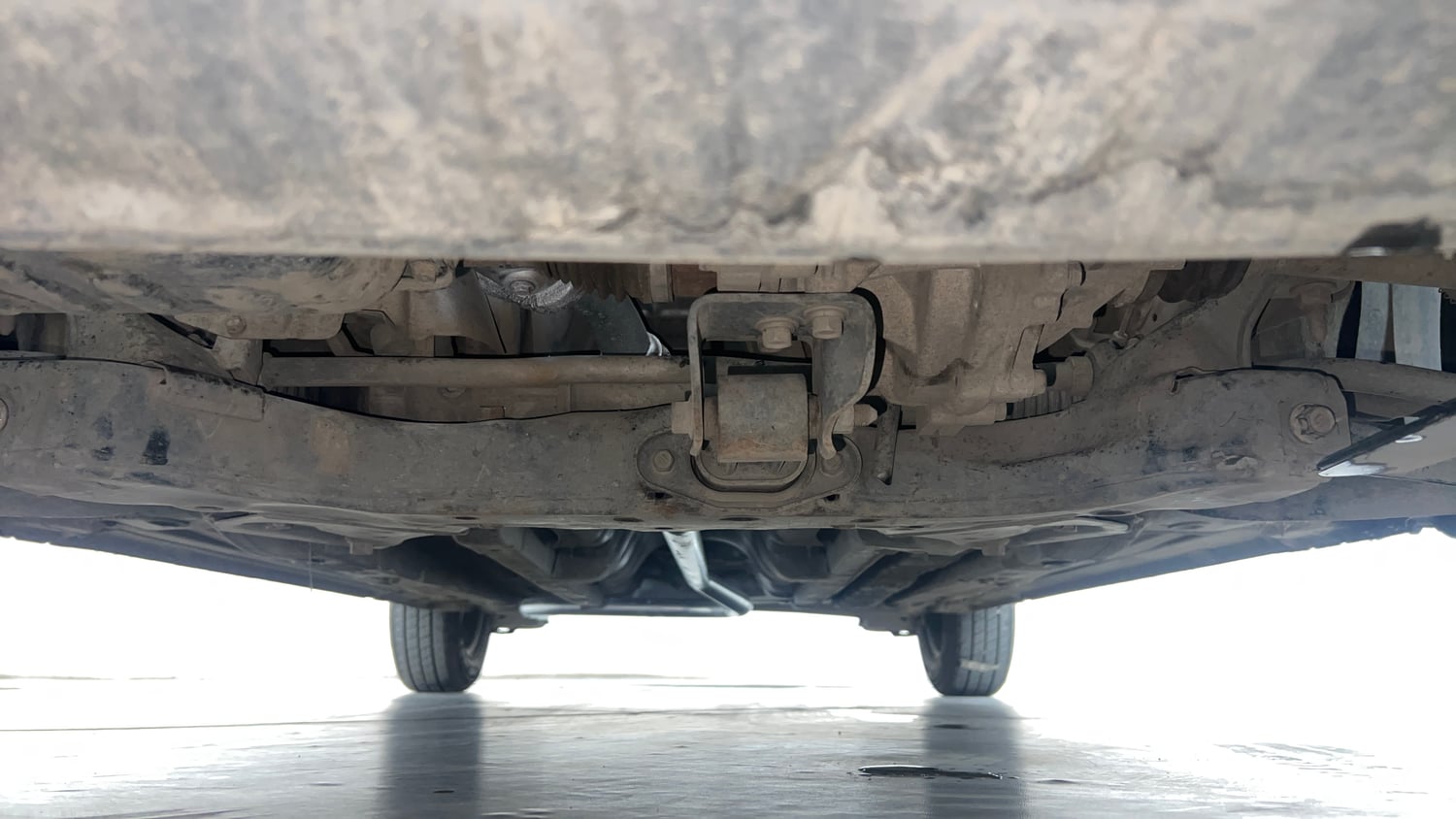 Used 2019 Hyundai Elite i20 Magna Plus 1.2 Petrol Manual extra FRONT LEFT UNDERBODY VIEW