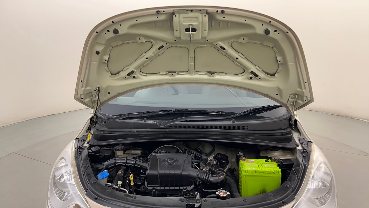 Used 2014 Hyundai i10 Magna 1.1 iRDE2 Petrol Manual engine ENGINE & BONNET OPEN FRONT VIEW