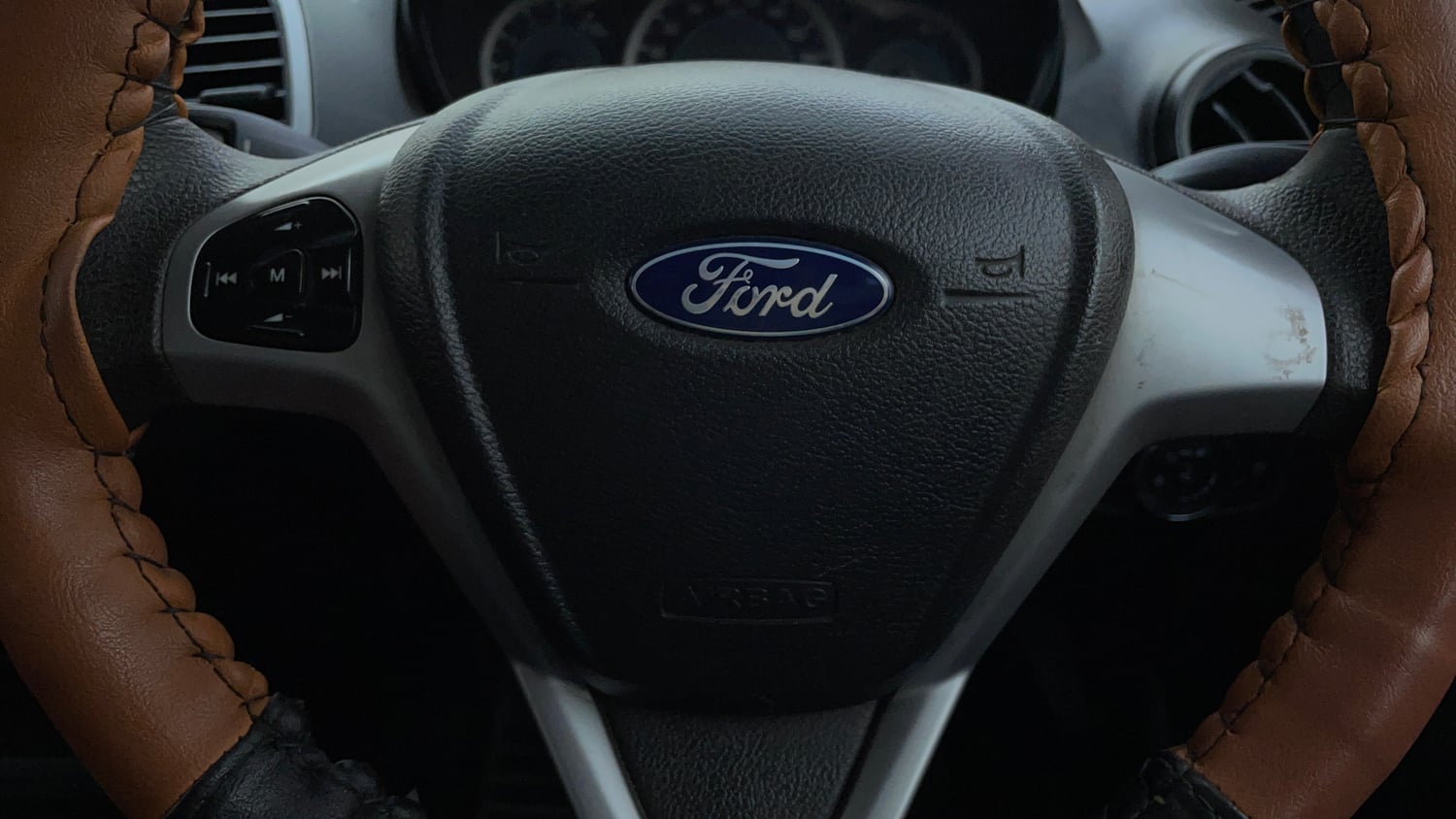 Used 2018 Ford Figo Titanium1.5 TDCi Diesel Manual top_features Airbags