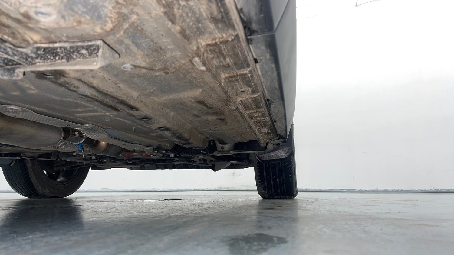 Used 2025 Skoda Kylaq Prestige AT Petrol Automatic extra REAR RIGHT UNDERBODY VIEW