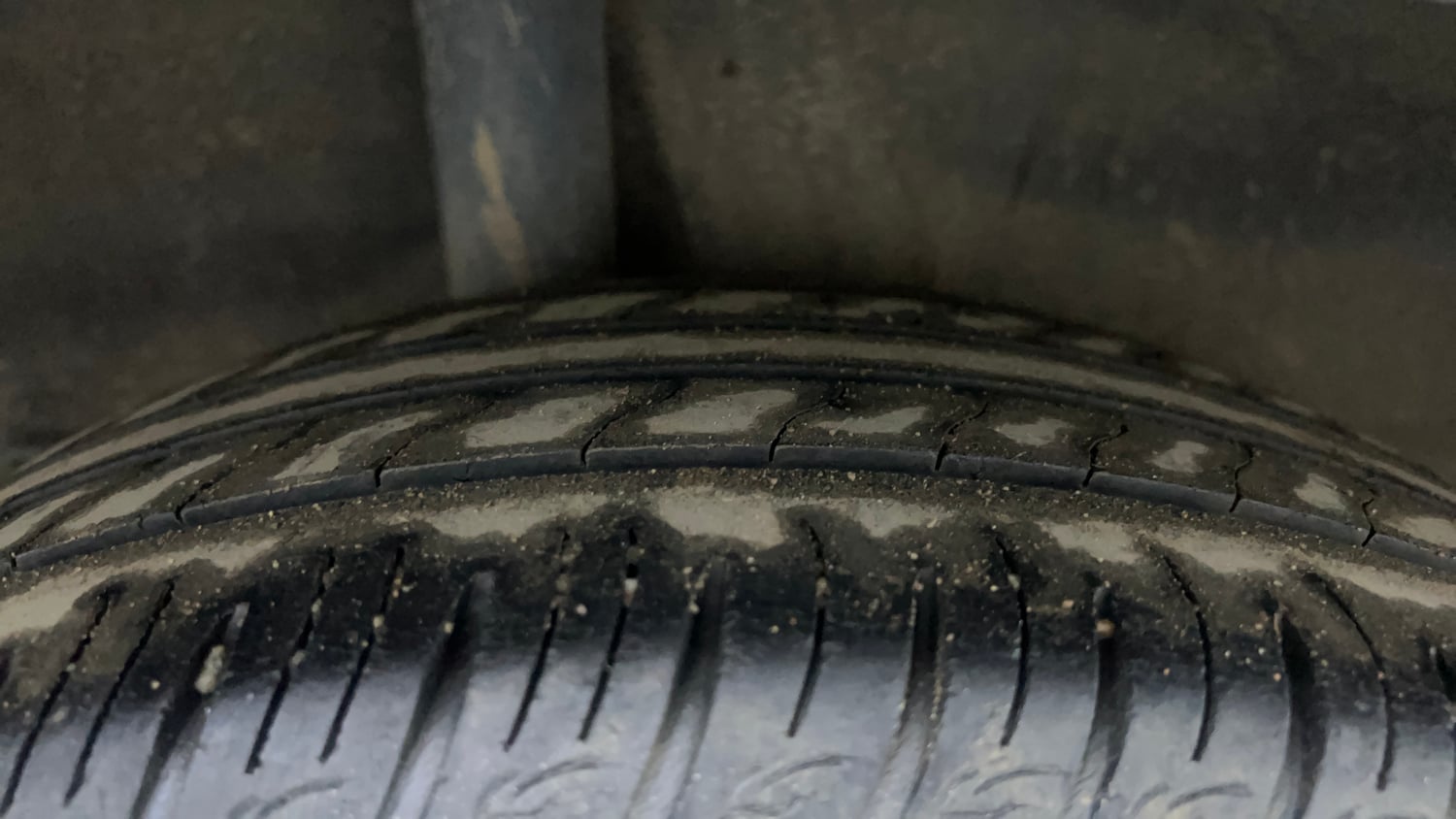 Used 2021 Kia Sonet HTX 1.5 Diesel Manual tyres RIGHT REAR TYRE TREAD VIEW