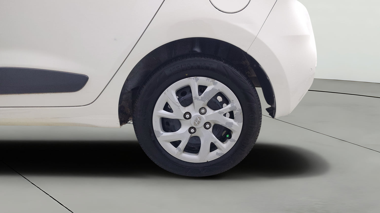Used 2020 Hyundai Grand i10 Sportz 1.2 Kappa VTVT Petrol Manual tyres LEFT REAR TYRE RIM VIEW