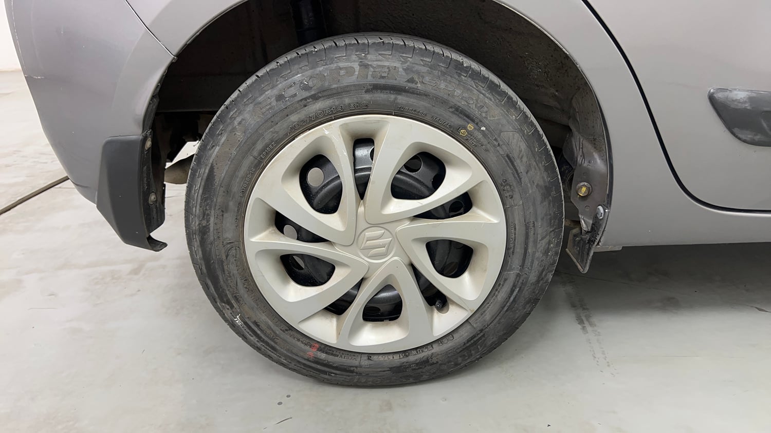 Used 2023 Maruti Suzuki Celerio VXi CNG Cng Manual tyres RIGHT REAR TYRE RIM VIEW