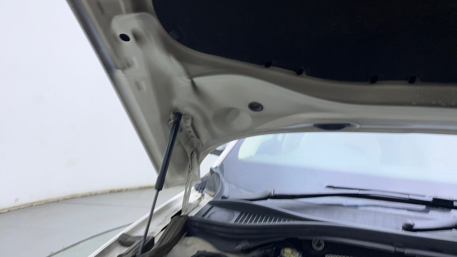 Used 2020 Skoda Superb L&K TSI AT Petrol Automatic engine ENGINE RIGHT SIDE HINGE & APRON VIEW