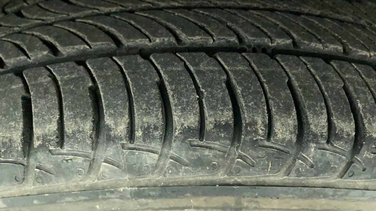 Used 2022 Maruti Suzuki Wagon R VXi (O) 1.2 Petrol Manual tyres LEFT FRONT TYRE TREAD VIEW