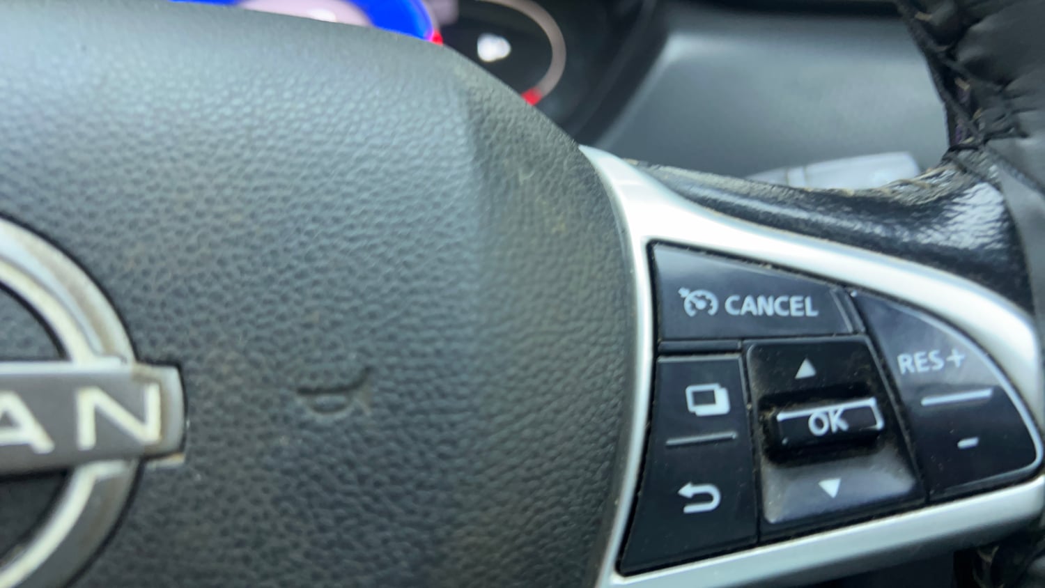 Used 2021 Nissan Magnite XV Premium Turbo (O) Petrol Manual top_features Cruise control