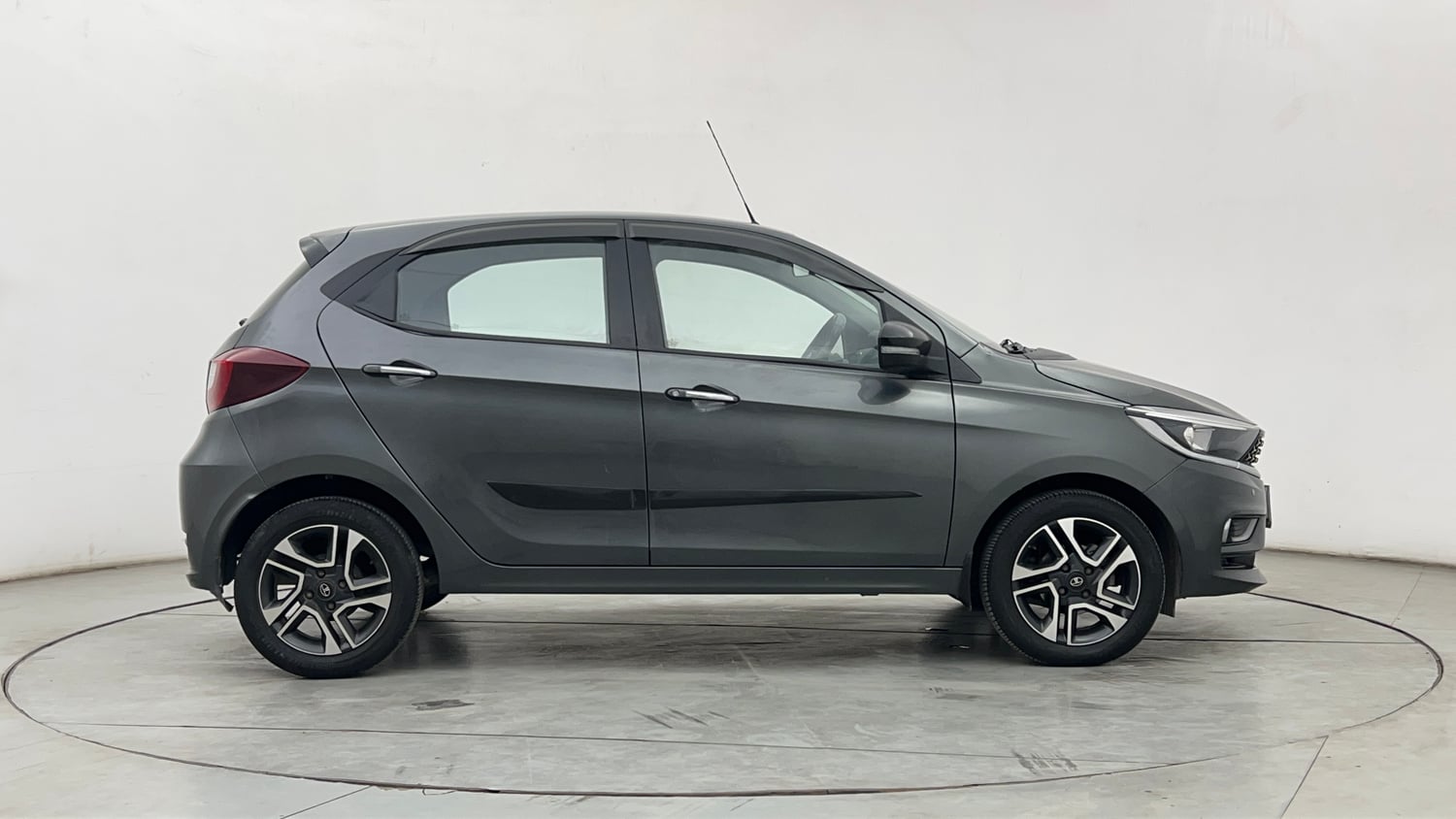 Used 2022 Tata Tiago XZA Plus Petrol Automatic exterior RIGHT SIDE VIEW