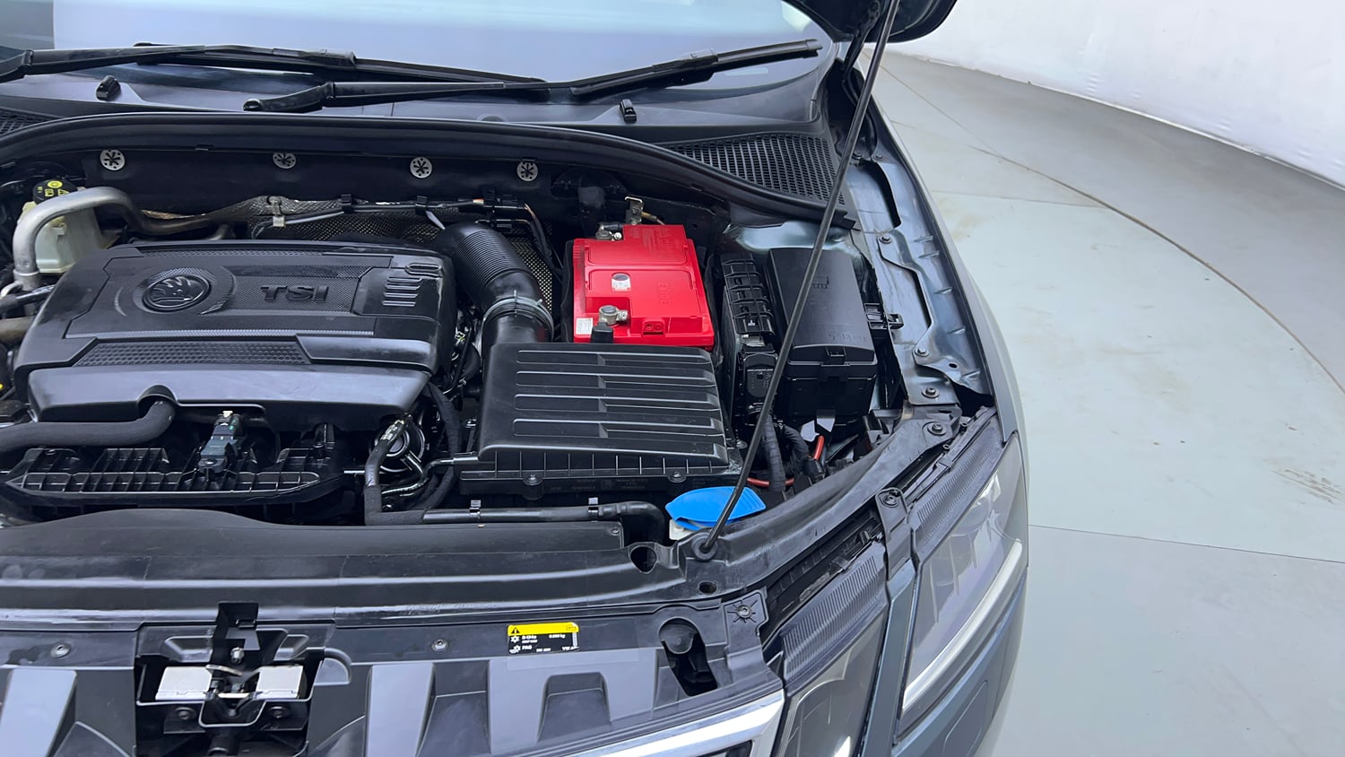 Used 2018 Skoda Octavia 1.8 TSI Style AT Petrol Automatic engine ENGINE LEFT SIDE VIEW