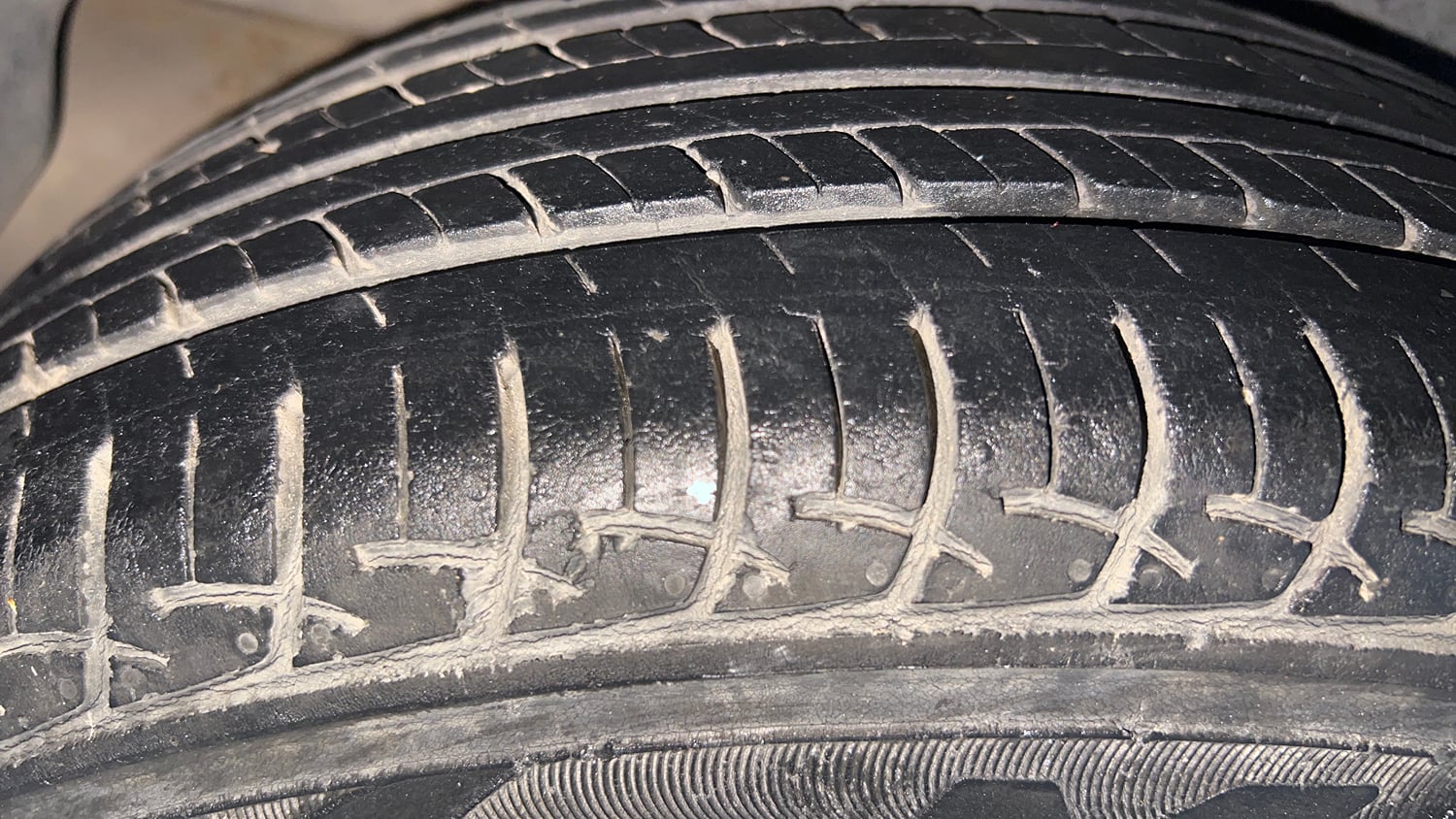 Used 2017 Maruti Suzuki Ciaz Zeta 1.4 MT Petrol Manual tyres RIGHT REAR TYRE TREAD VIEW