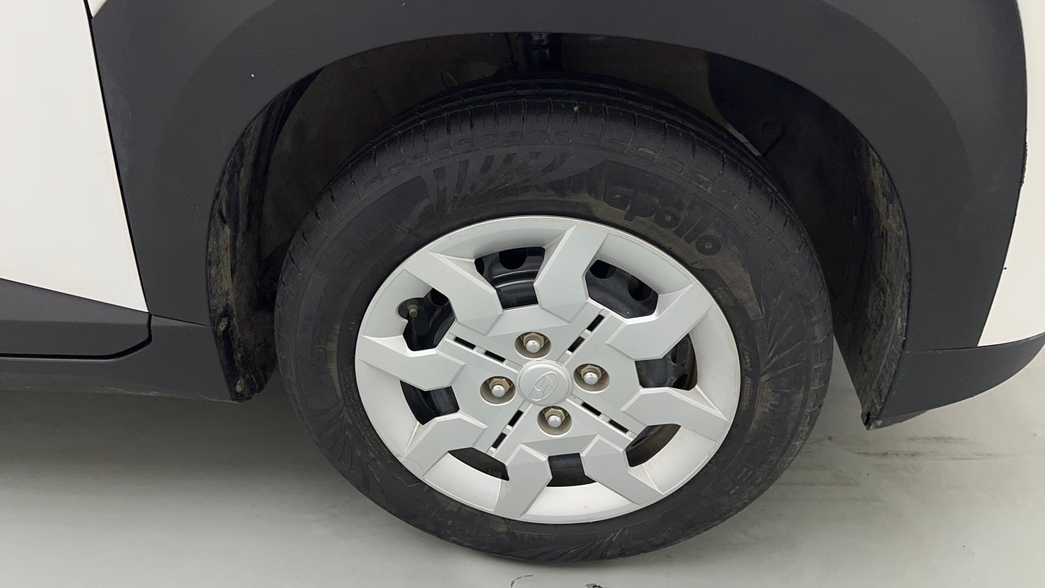 Used 2025 Hyundai Exter S 1.2 MT Petrol Manual tyres RIGHT FRONT TYRE RIM VIEW
