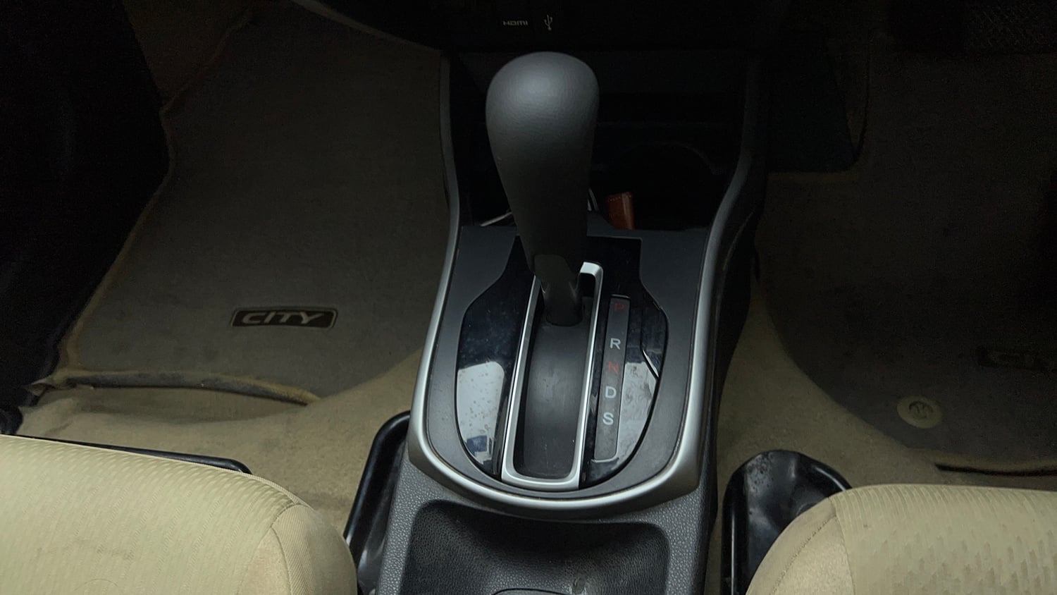 Used 2018 Honda City V CVT Petrol Petrol Automatic interior GEAR  KNOB VIEW
