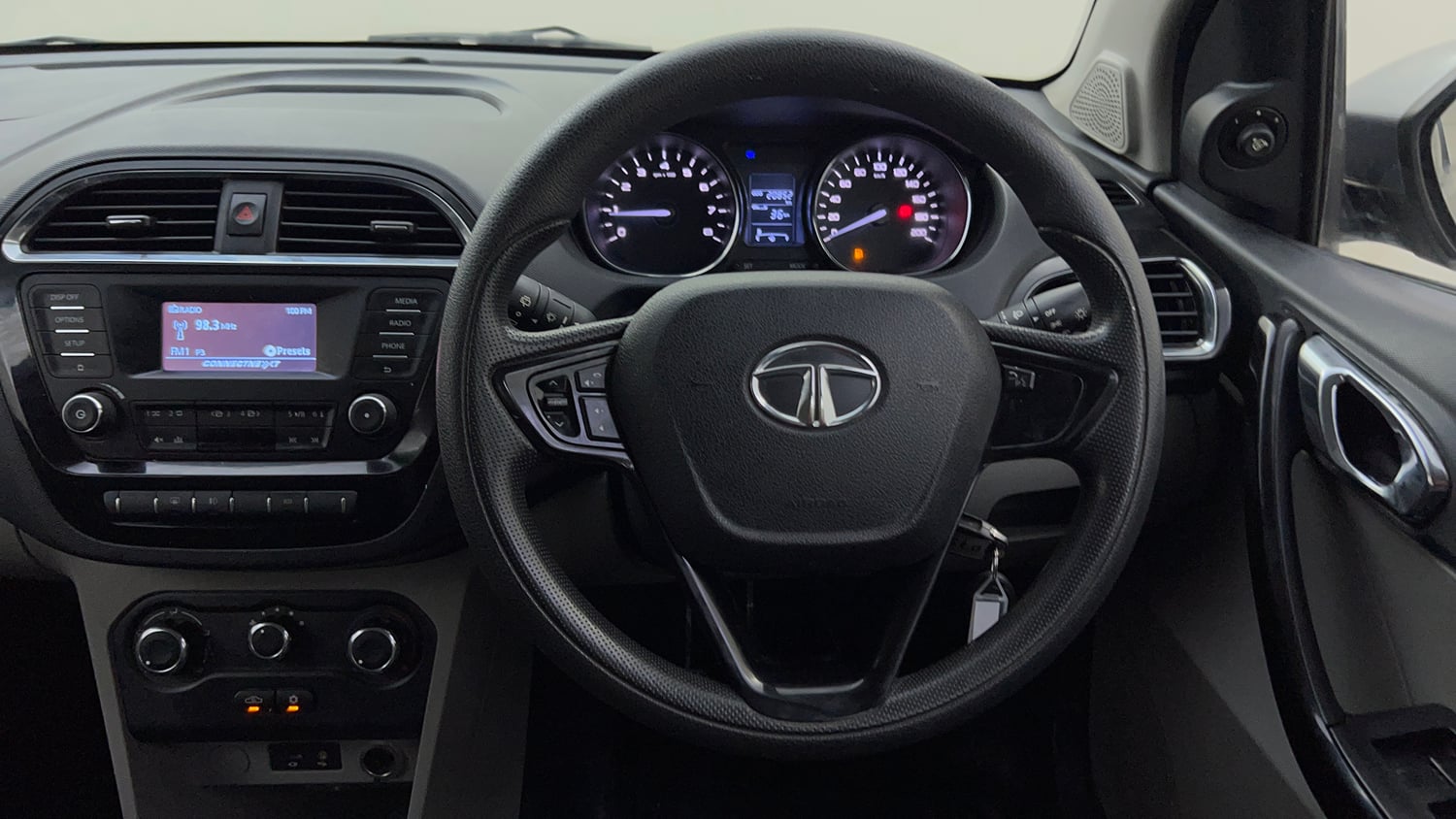 Used 2018 Tata Tiago Revotron XZ w/o Alloy Petrol Manual top_features Steering mounted controls