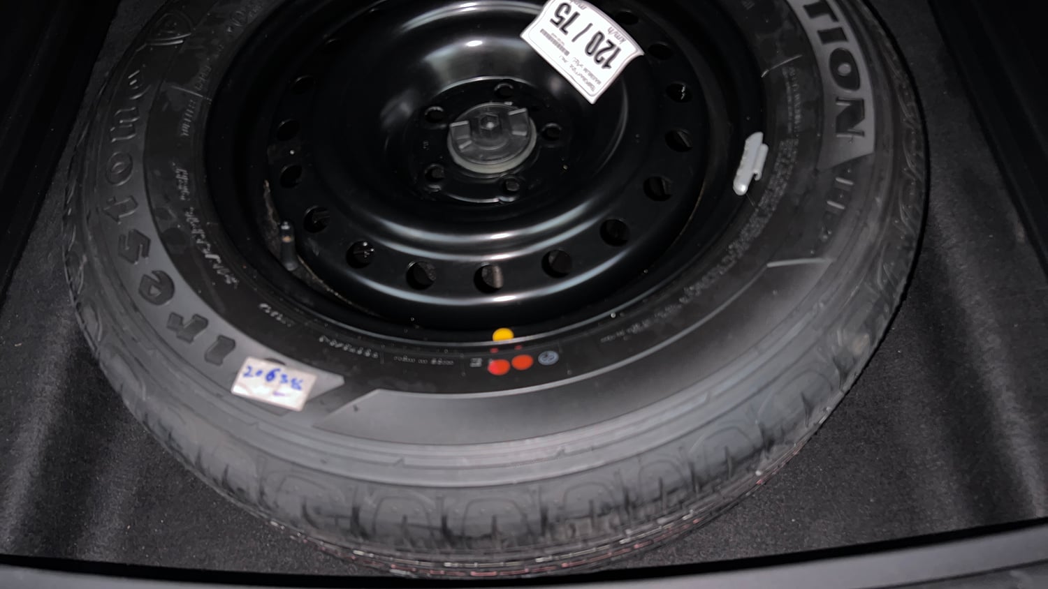 Used 2023 Jeep Compass Limited (O) 2.0 Diesel Diesel Manual tyres SPARE TYRE VIEW