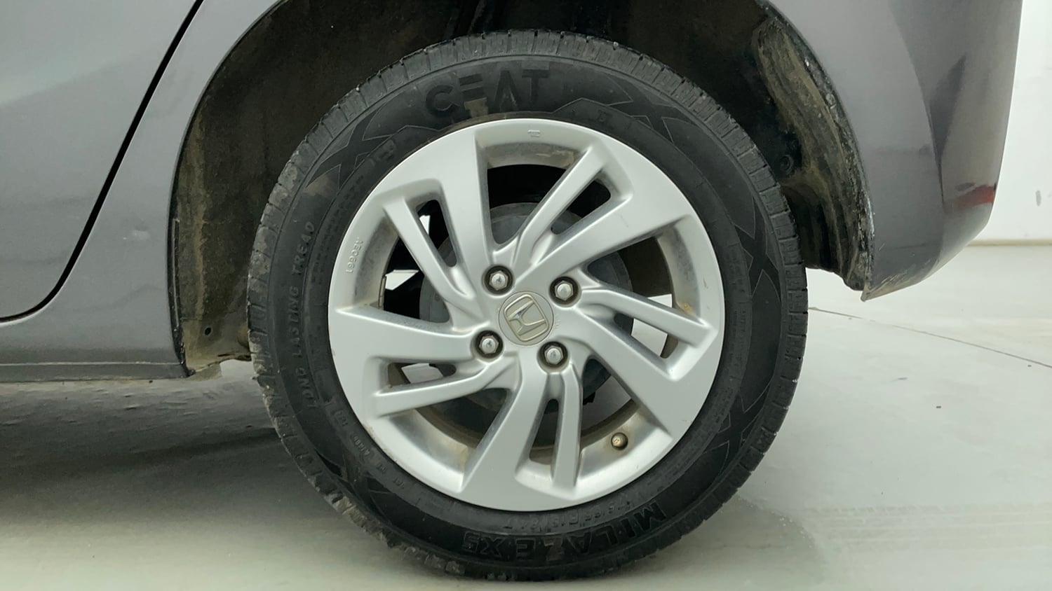 Used 2019 Honda Jazz VX CVT Petrol Petrol Automatic tyres LEFT REAR TYRE RIM VIEW
