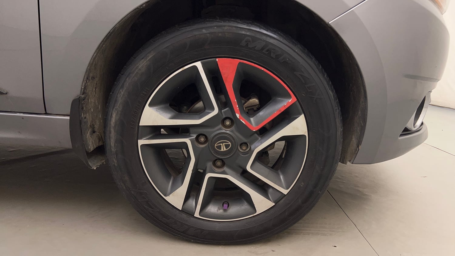 Used 2019 Tata Tigor Revotron XZ+ Petrol Manual tyres RIGHT FRONT TYRE RIM VIEW