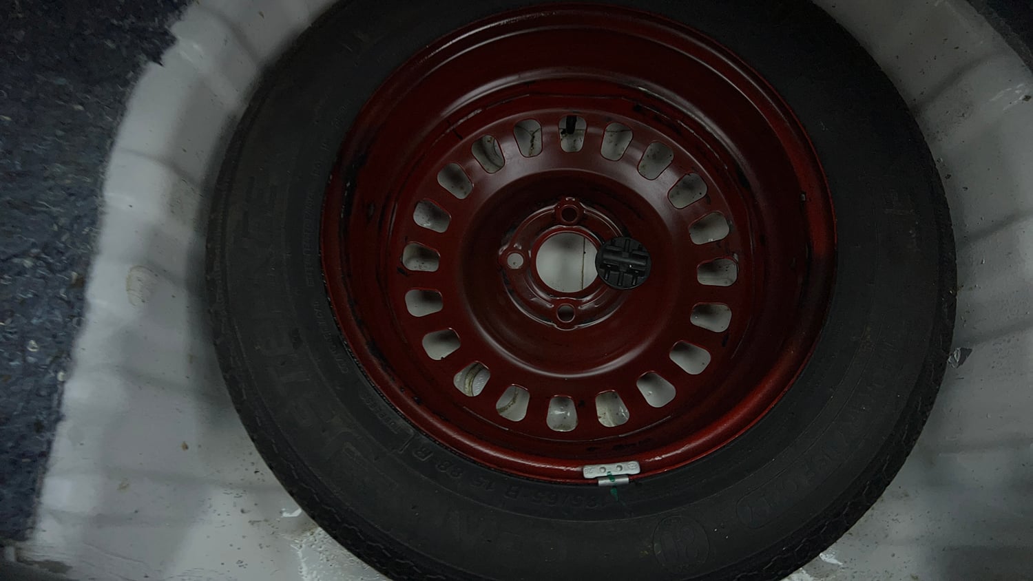 Used 2021 Nissan Magnite XL Petrol Manual tyres SPARE TYRE VIEW
