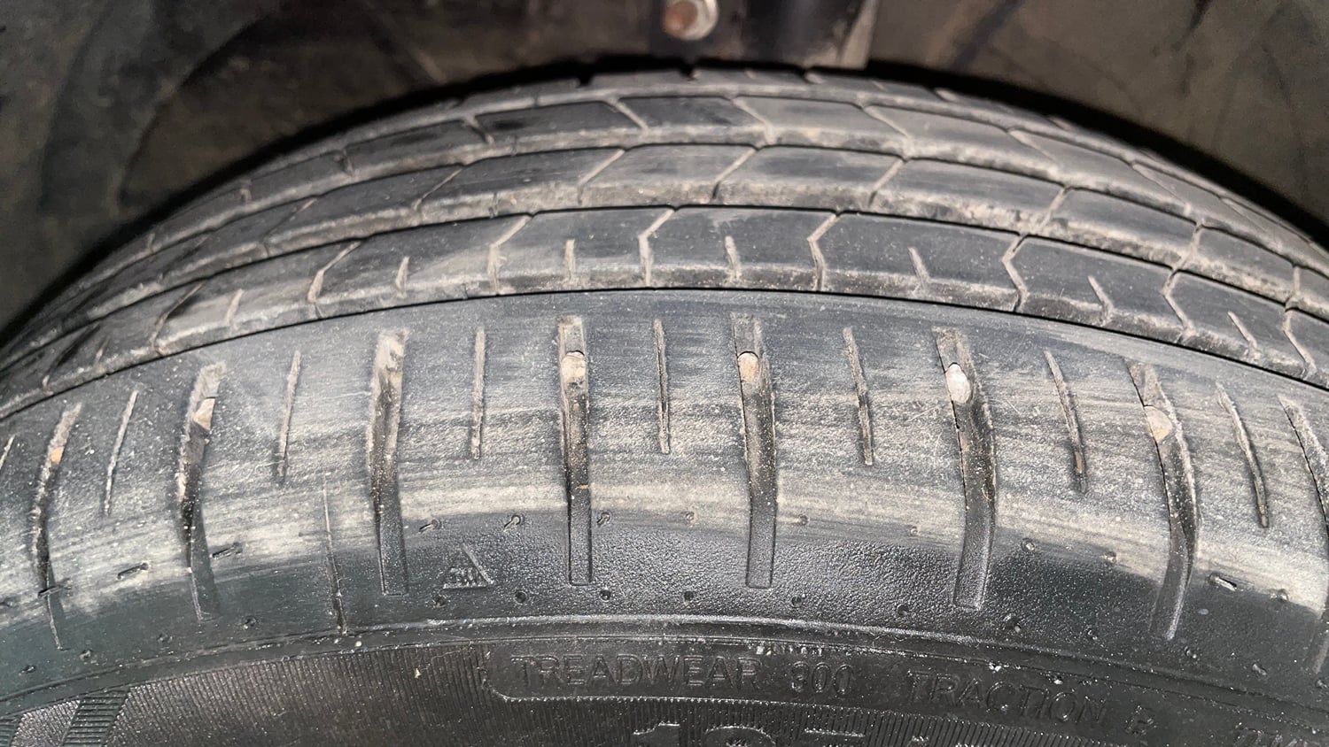 Used 2025 Toyota Glanza V AMT Petrol Automatic tyres LEFT FRONT TYRE TREAD VIEW