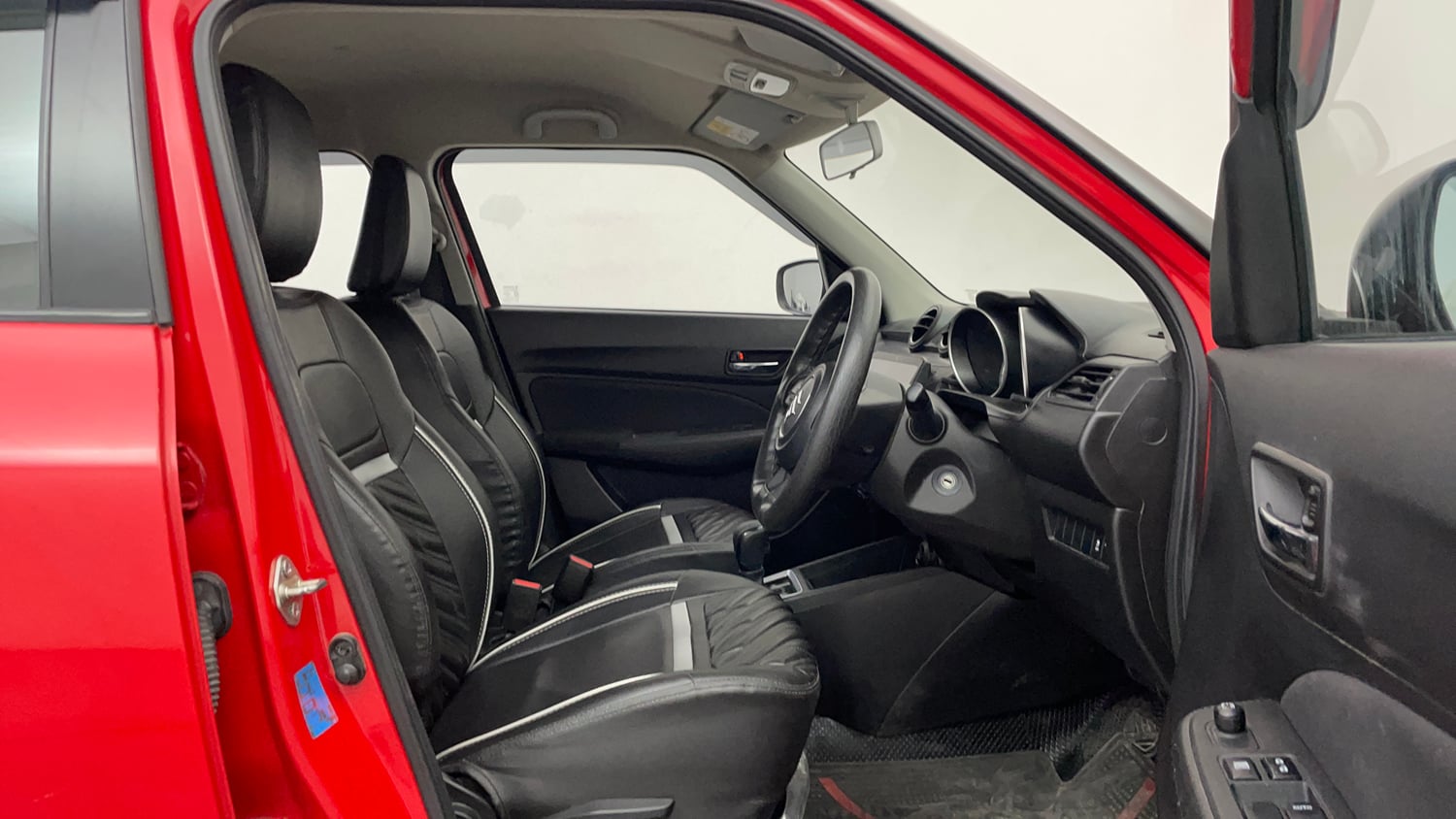 Used 2022 Maruti Suzuki Swift VXi AMT Petrol Automatic interior RIGHT SIDE FRONT DOOR CABIN VIEW