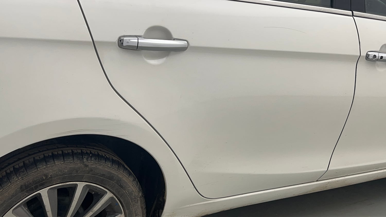 Used 2022 Maruti Suzuki Ciaz Alpha 1.5 Petrol Manual dents MINOR SCRATCH