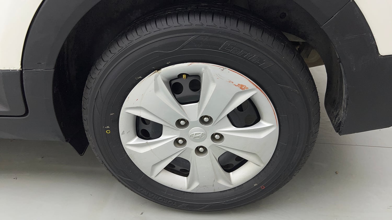 Used 2018 Hyundai Creta E Plus 1.6 Petrol Petrol Manual tyres LEFT REAR TYRE RIM VIEW