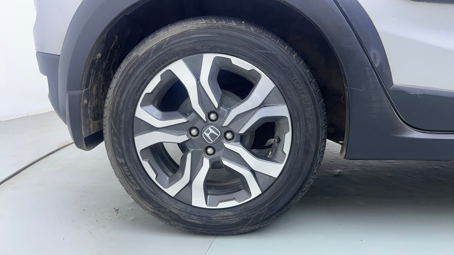 Used 2017 Honda WR-V VX MT Petrol Petrol Manual tyres RIGHT REAR TYRE RIM VIEW