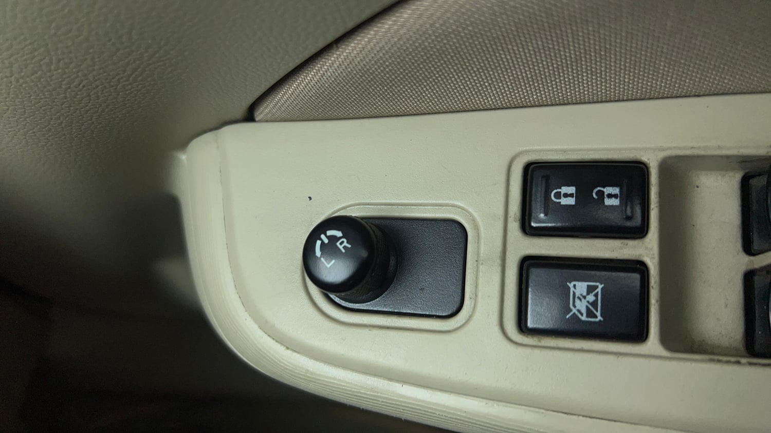 Used 2019 Maruti Suzuki Dzire VXi Petrol Manual top_features Adjustable ORVM
