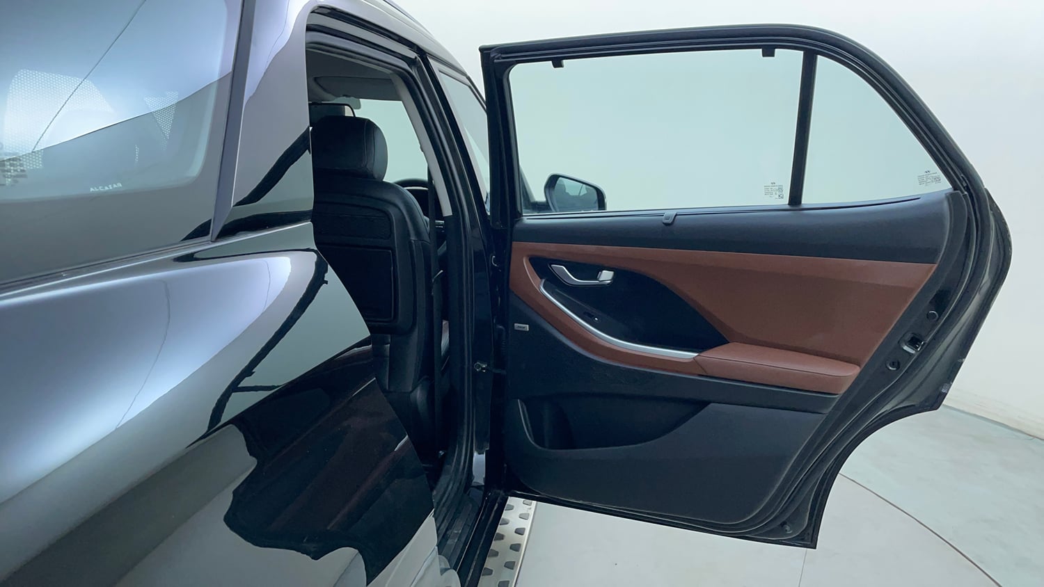 Used 2023 Hyundai Alcazar Signature (O) 6 STR 1.5 Petrol DCT Petrol Automatic interior RIGHT REAR DOOR OPEN VIEW