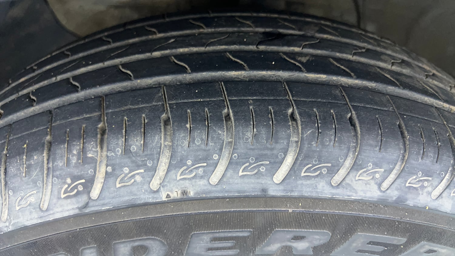 Used 2024 Hyundai Creta 1.5 MPi Petrol MT E Petrol Manual tyres LEFT FRONT TYRE TREAD VIEW