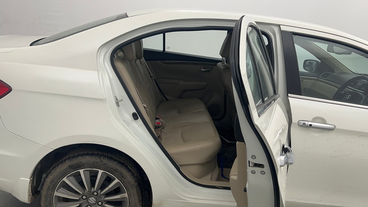 Used 2022 Maruti Suzuki Ciaz Alpha 1.5 Petrol Manual interior RIGHT SIDE REAR DOOR CABIN VIEW
