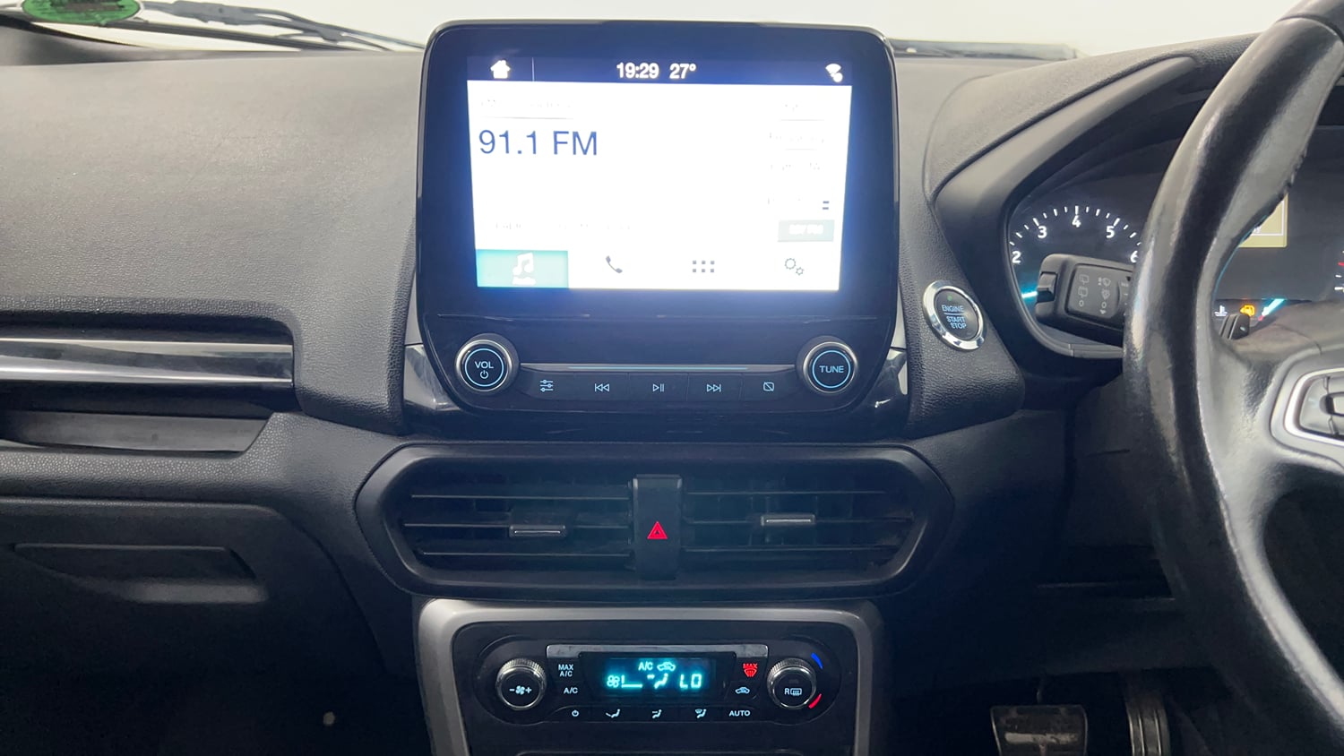 Used 2018 Ford EcoSport Titanium + 1.5L Ti-VCT AT Petrol Automatic interior MUSIC SYSTEM & AC CONTROL VIEW