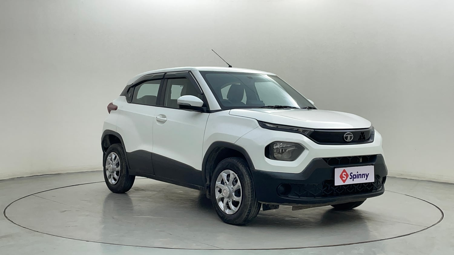 Used 2023 Tata Punch Adventure MT Petrol Manual exterior RIGHT FRONT CORNER VIEW