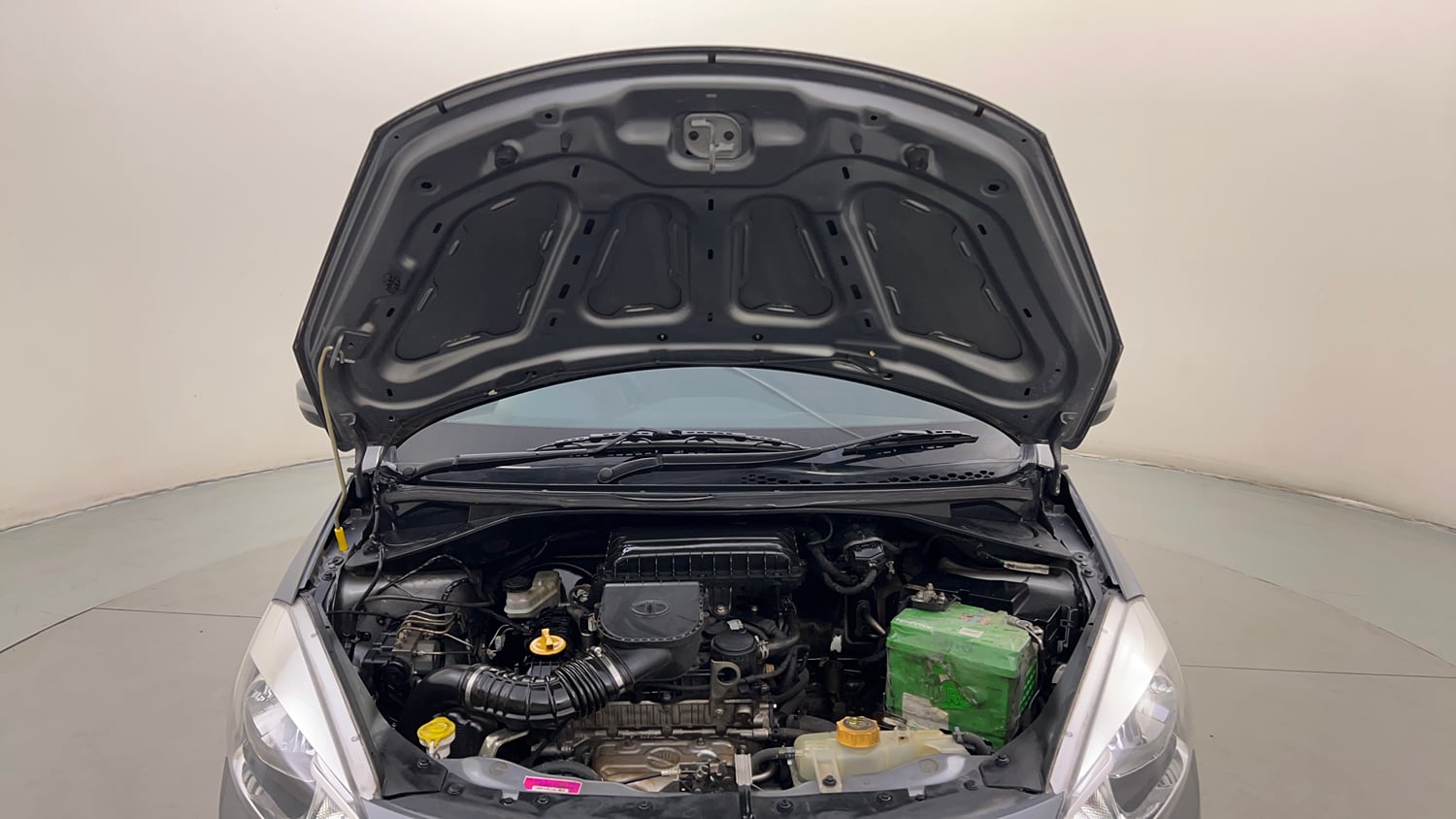 Used 2018 Tata Tiago Revotron XZ w/o Alloy Petrol Manual engine ENGINE & BONNET OPEN FRONT VIEW