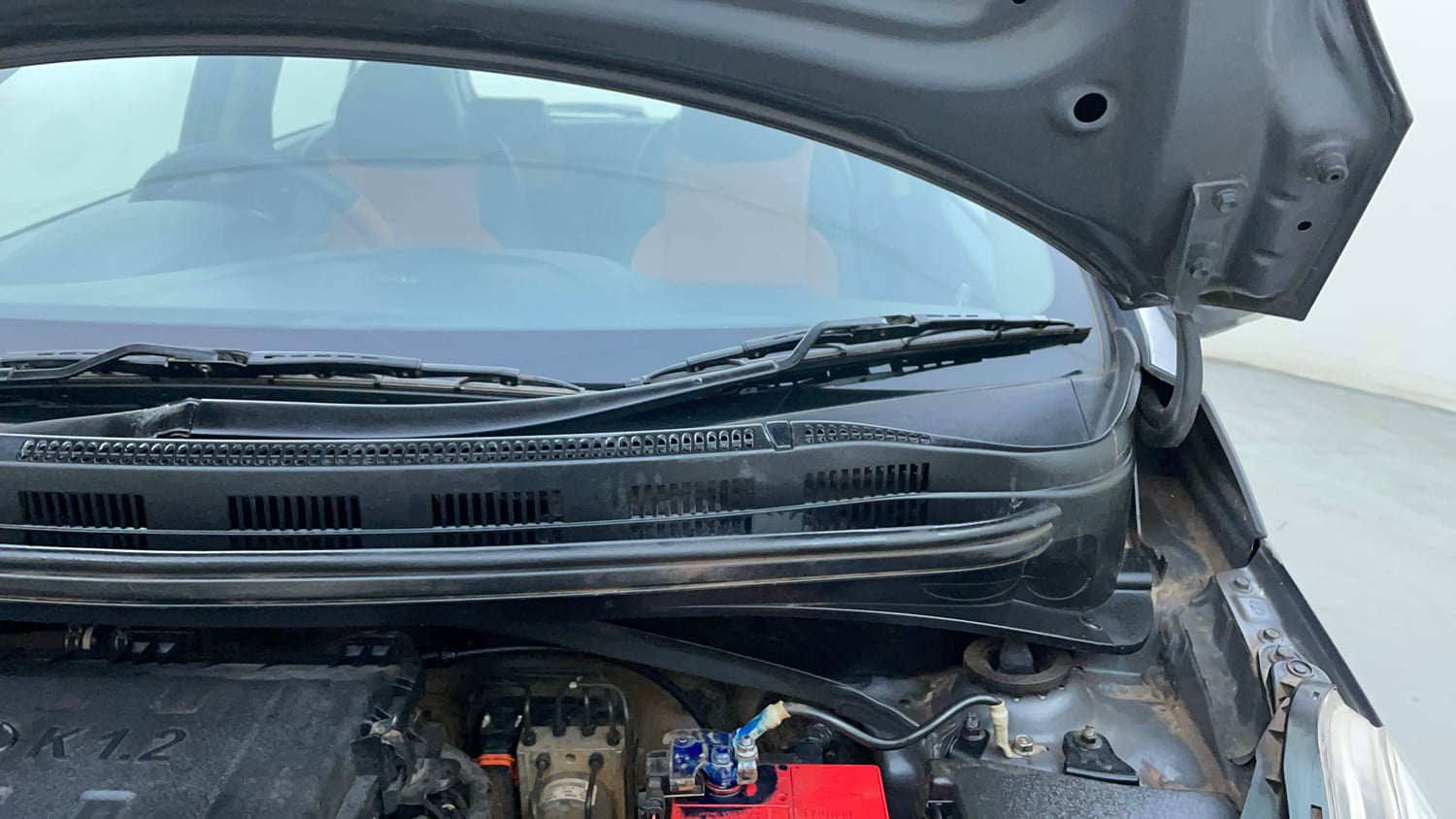 Used 2019 Hyundai Grand i10 Asta 1.2 Kappa VTVT Petrol Manual engine ENGINE LEFT SIDE HINGE & APRON VIEW