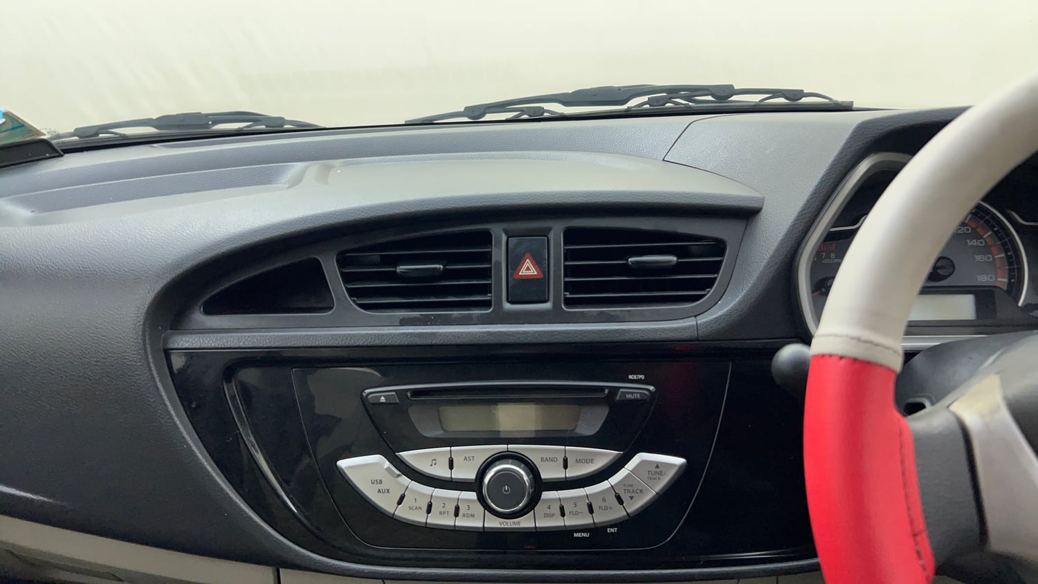 Used 2015 Maruti Suzuki Alto K10 VXi AMT Petrol Automatic top_features Integrated (in-dash) music system