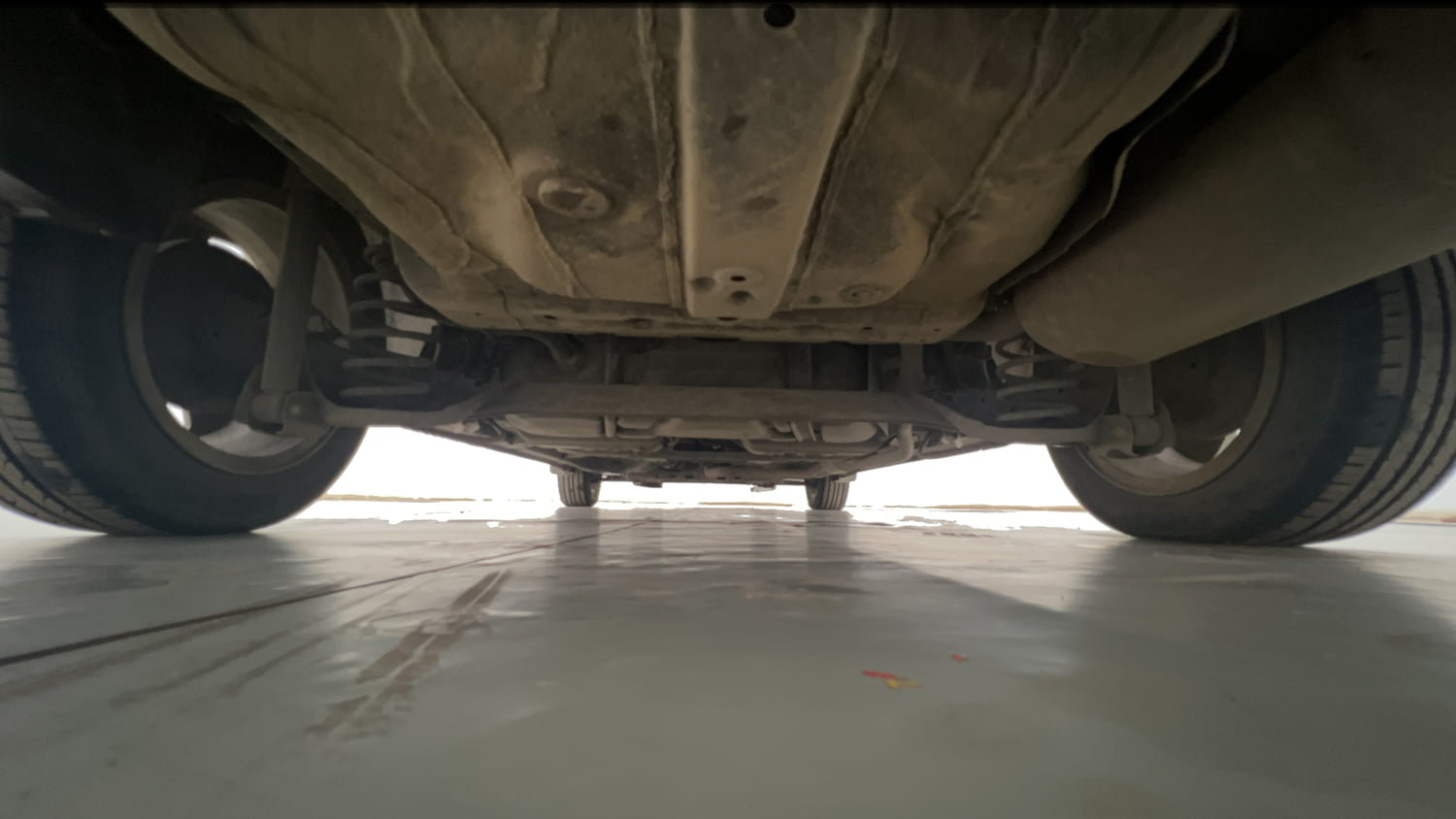 Used 2016 Honda City V Petrol Manual extra REAR UNDERBODY VIEW (TAKEN FROM REAR)