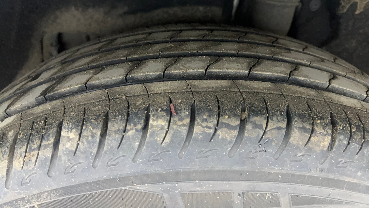 Used 2024 Mahindra XUV700 AX 7 Petrol AT Luxury Pack 7 STR Petrol Automatic tyres LEFT REAR TYRE TREAD VIEW