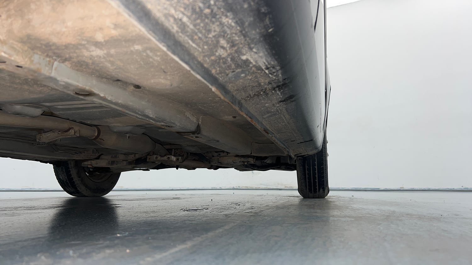 Used 2014 Hyundai i10 Sportz 1.1 iRDE2 Petrol Manual extra REAR RIGHT UNDERBODY VIEW