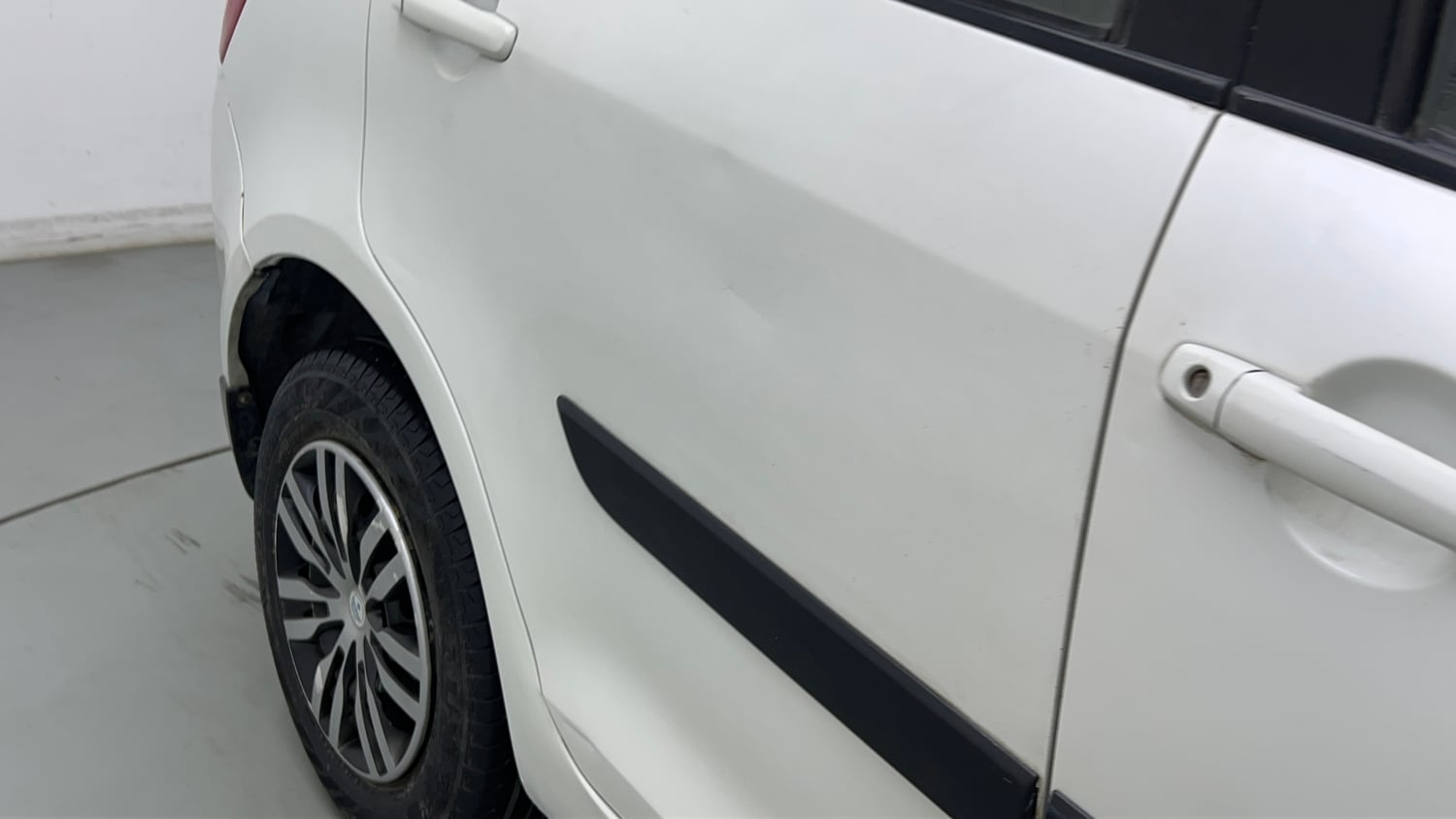 Used 2014 Maruti Suzuki Swift Dzire VXI Petrol Manual dents MINOR DENT
