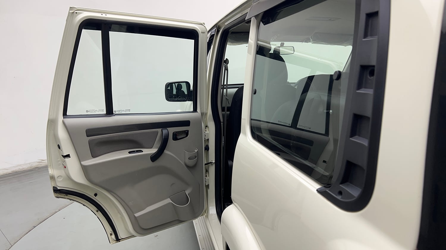 Used 2022 Mahindra Scorpio S5 Diesel Manual interior LEFT REAR DOOR OPEN VIEW