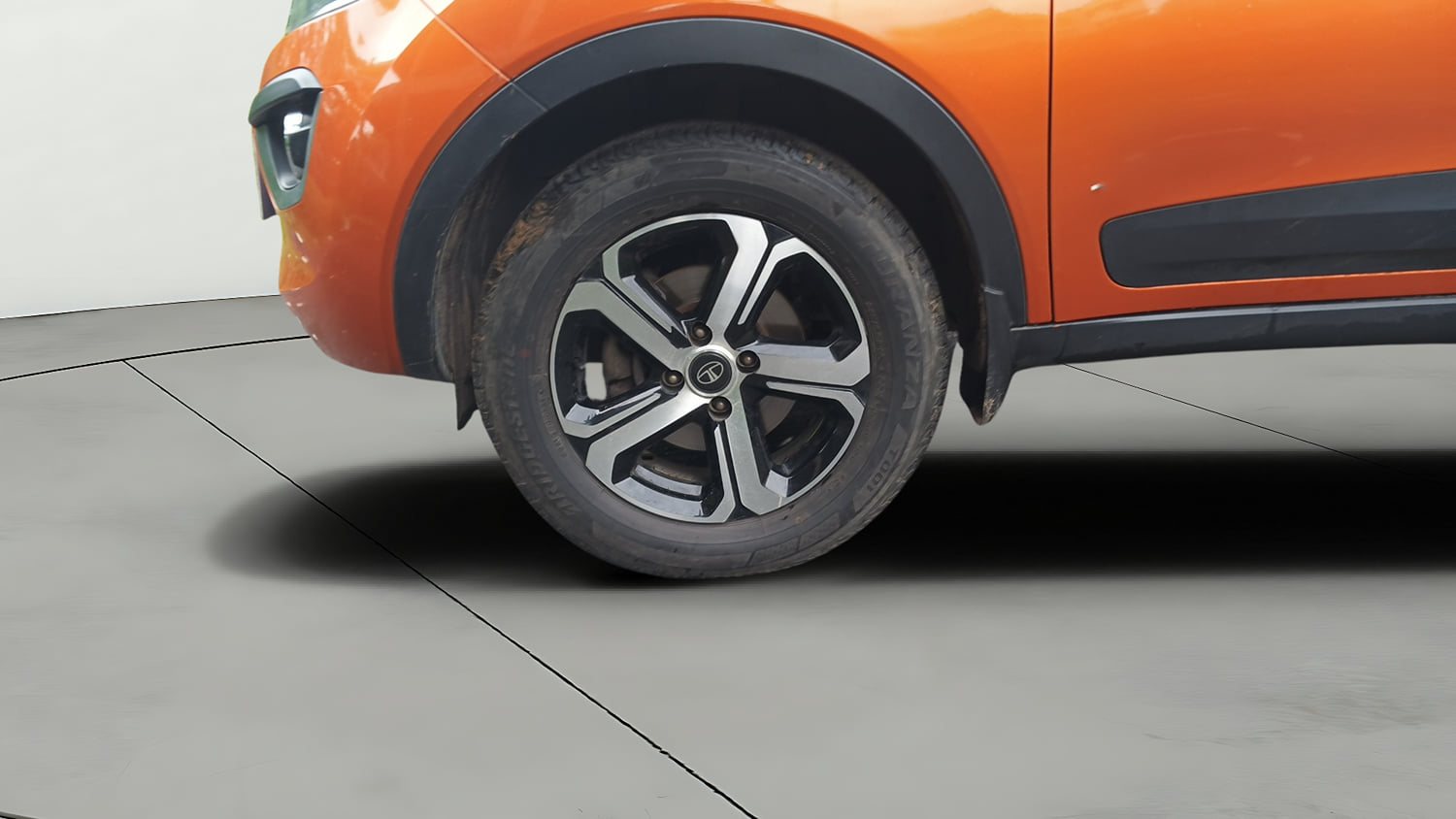 Used 2018 Tata Nexon XZ Plus Diesel Dual Tone Diesel Manual tyres LEFT FRONT TYRE RIM VIEW