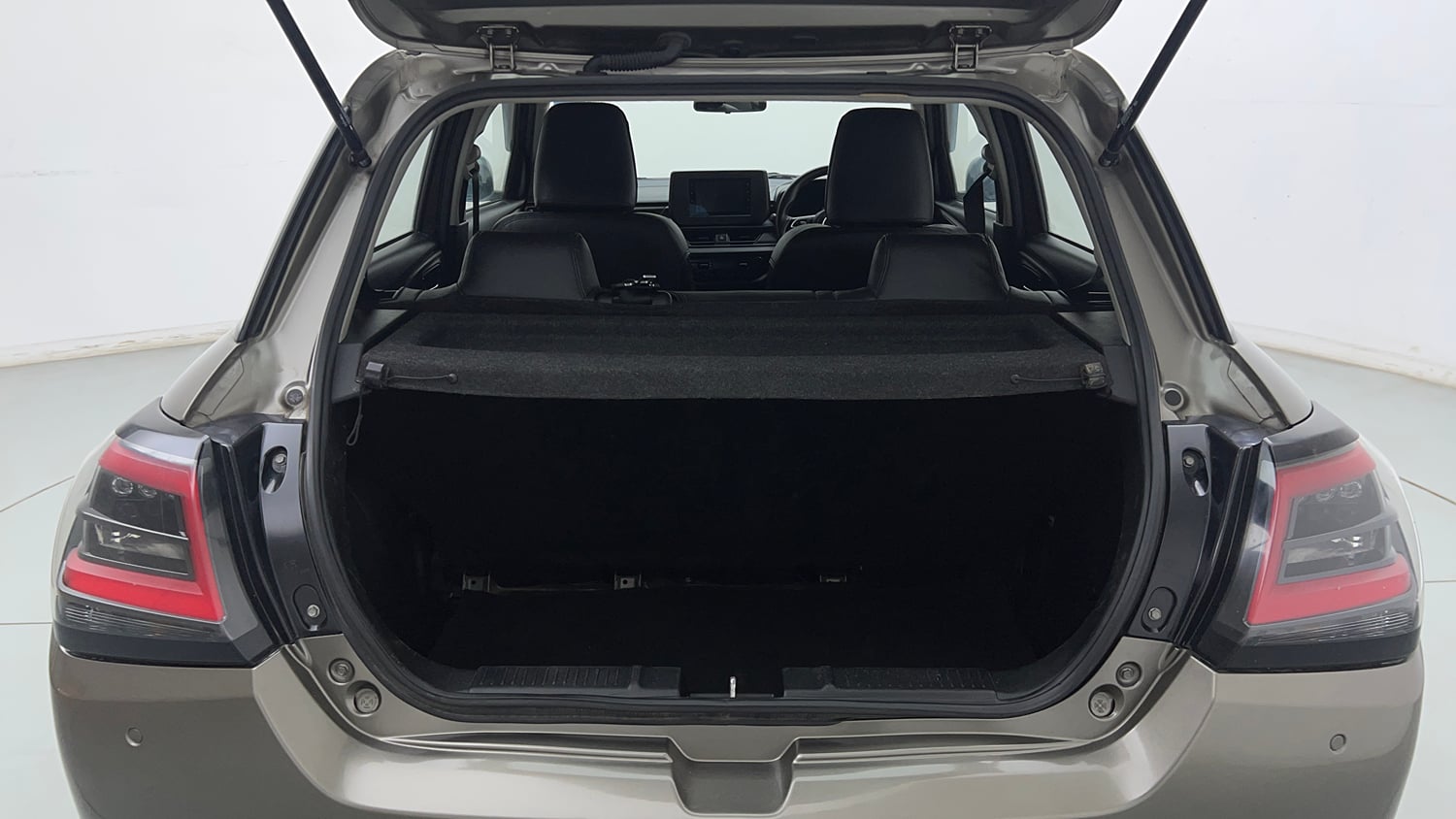 Used 2024 Maruti Suzuki Swift VXi (O) AMT Petrol Automatic interior DICKY INSIDE VIEW