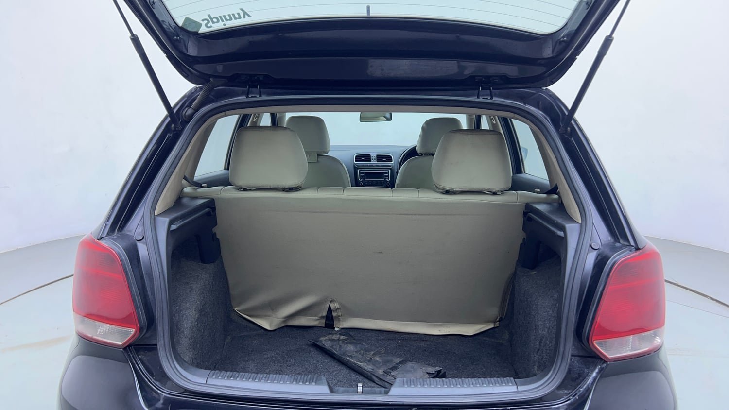 Used 2013 Volkswagen Polo Highline1.2L (P) Petrol Manual interior DICKY INSIDE VIEW