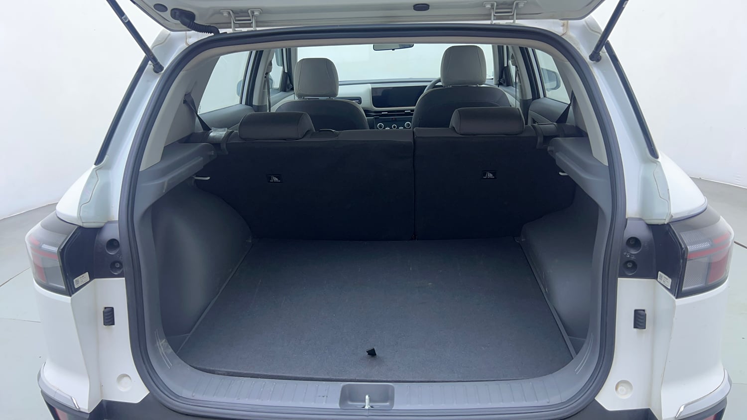 Used 2024 Hyundai Creta 1.5 MPi Petrol MT E Petrol Manual interior DICKY INSIDE VIEW