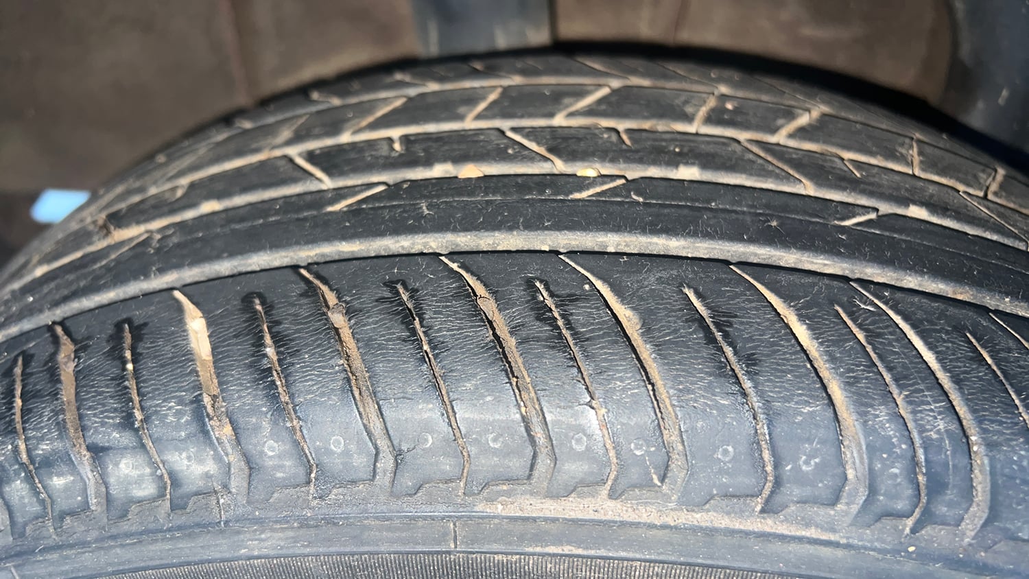Used 2021 Renault Kiger RXT (O) MT Dual Tone Petrol Manual tyres RIGHT REAR TYRE TREAD VIEW