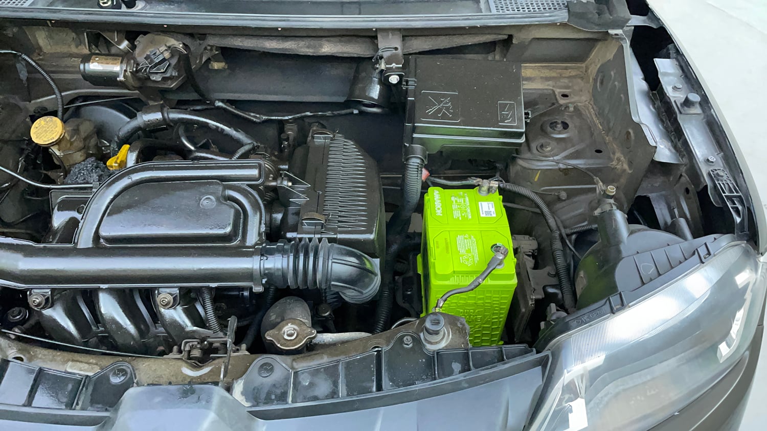 Used 2016 Renault Kwid 1.0 RXT Petrol Manual engine ENGINE LEFT SIDE VIEW
